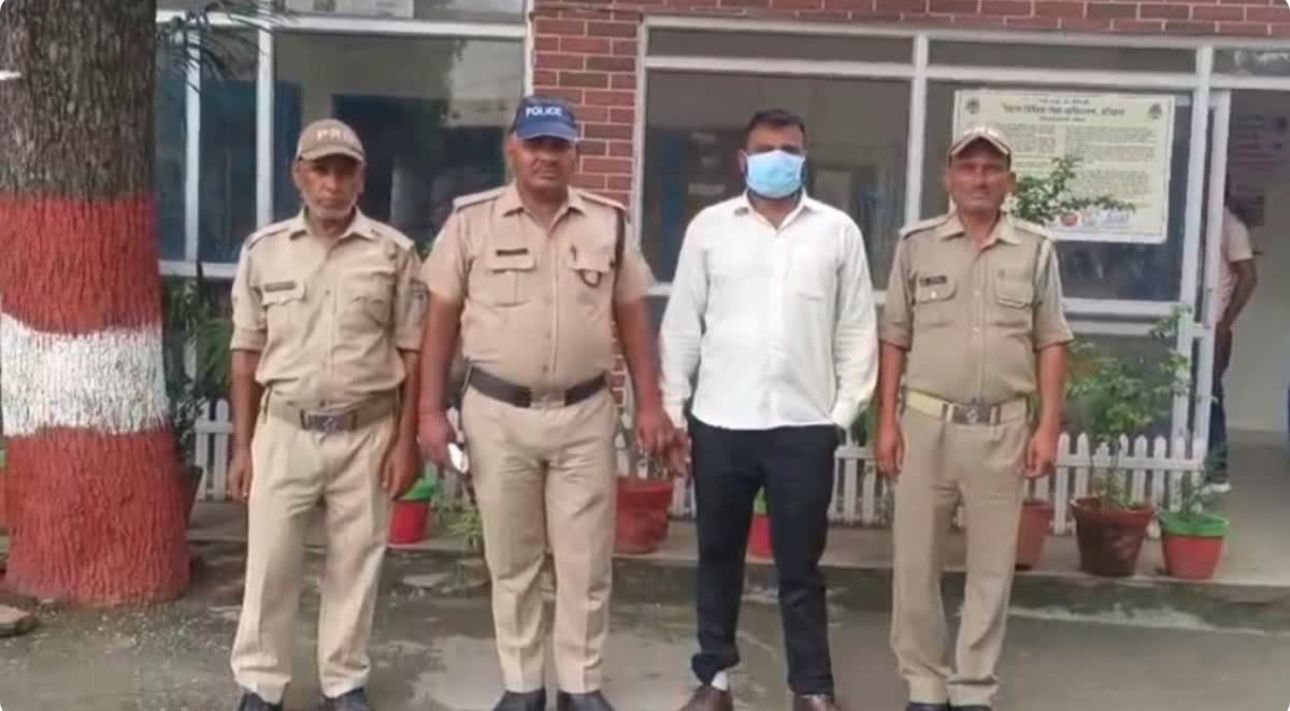 Image for रुड़की में ब्लैकमेलिंग का केस, नगर निगम एई से 20 लाख की मांग, फर्जी पत्रकार रंगे हाथ गिरफ्तार